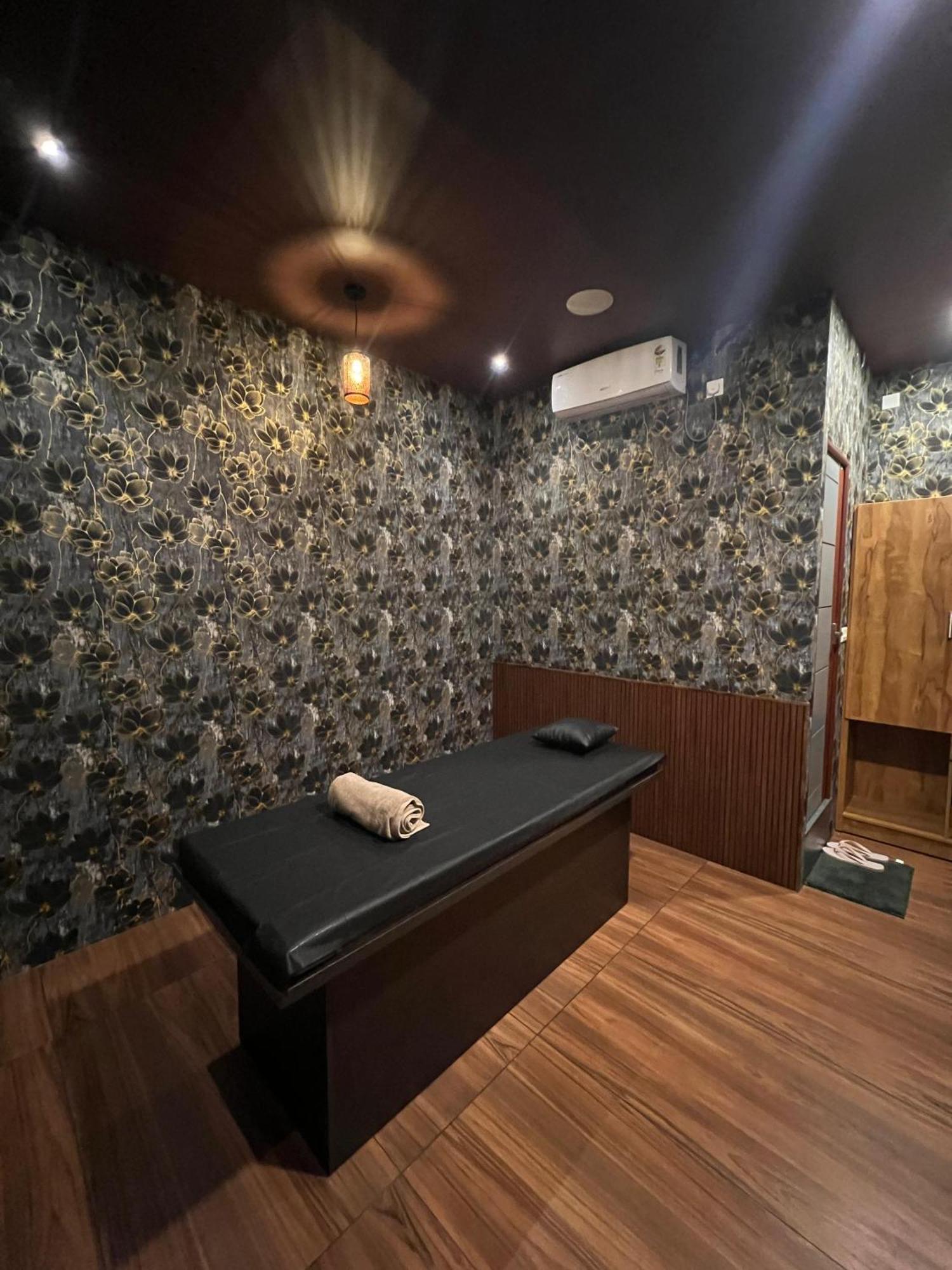 Fly View Airport Residency Hotell Nedumbassery Eksteriør bilde