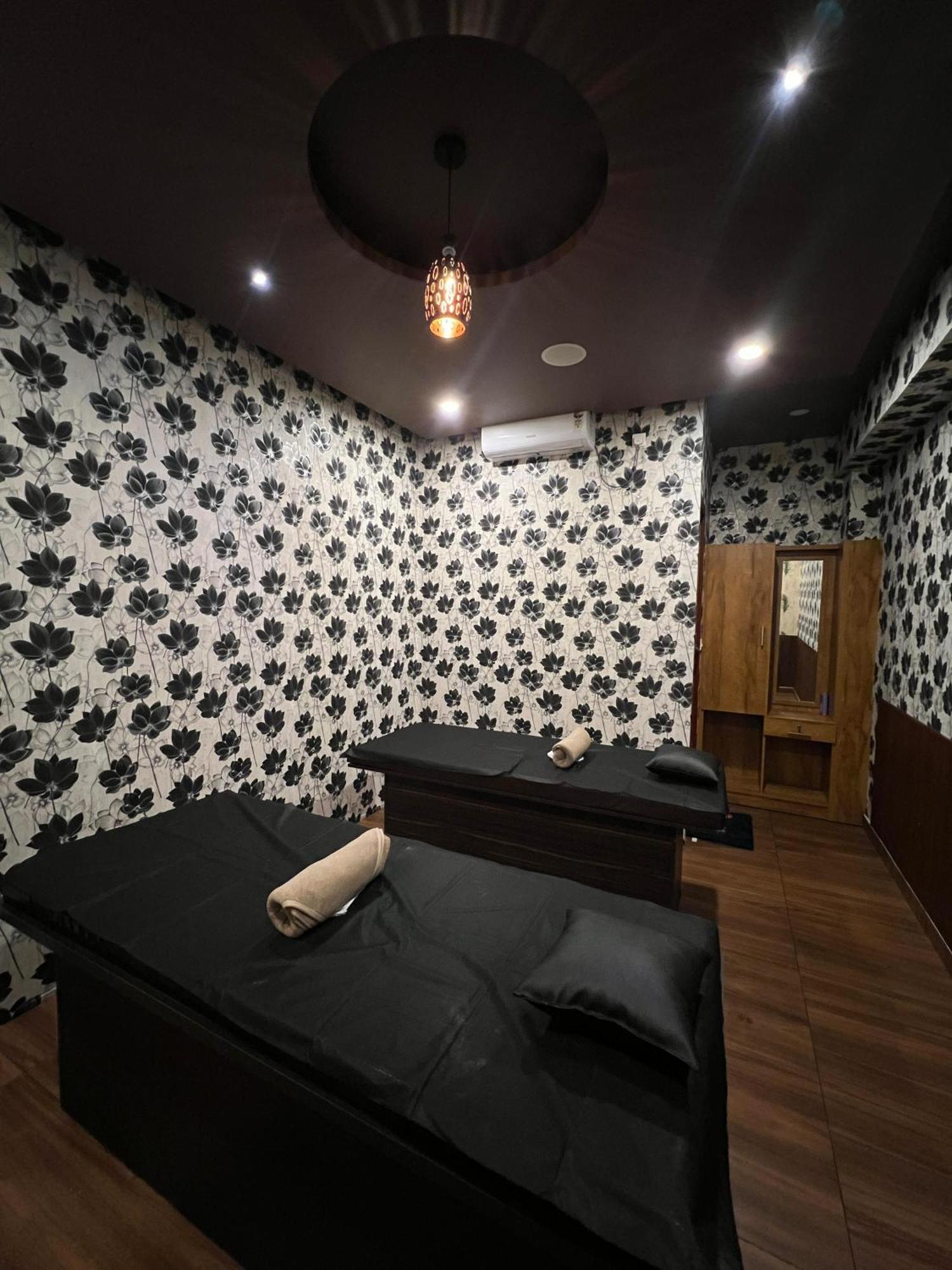 Fly View Airport Residency Hotell Nedumbassery Eksteriør bilde
